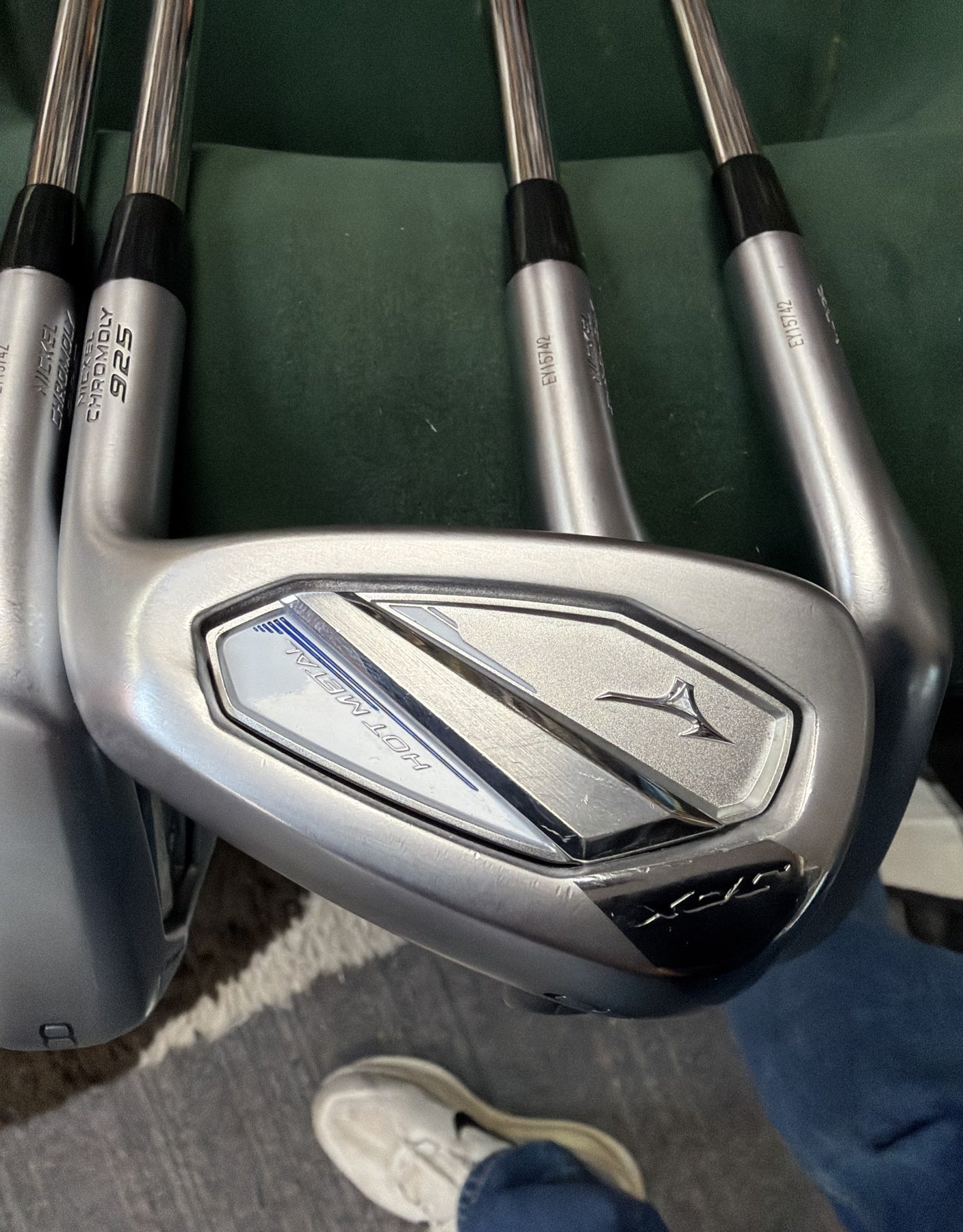 Mizuno JPX 925 Hot Metal irons | 5-PW, GW | Nippon 950GH neo Stiff - actual club photograph with original background